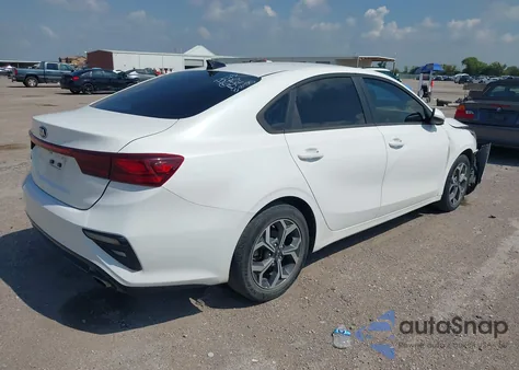2021 Kia Forte Lxs z USA, uszkodzony, nr VIN 3KPF24AD7ME324735